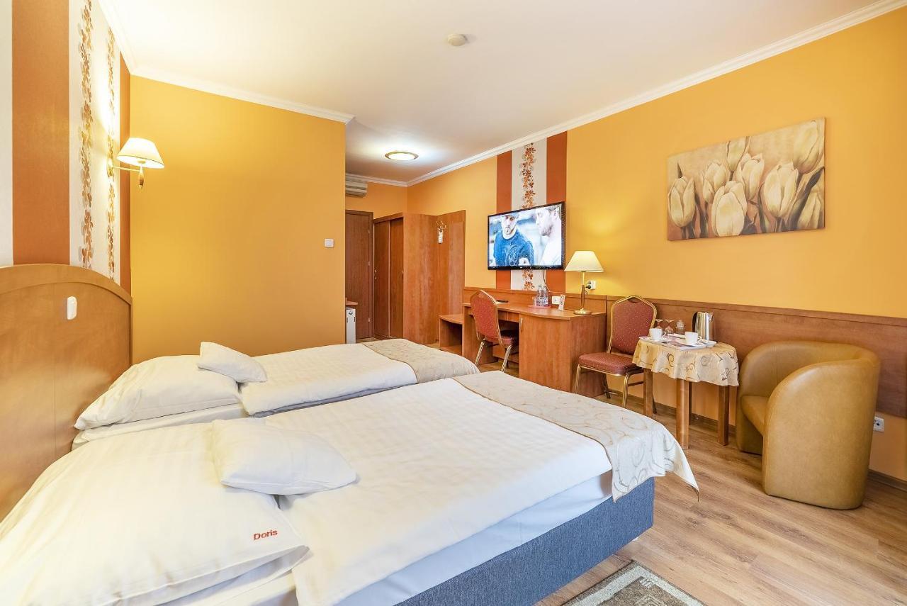 Hotel Doris Oborniki Ngoại thất bức ảnh