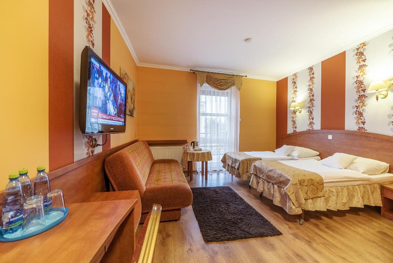 Hotel Doris Oborniki Ngoại thất bức ảnh