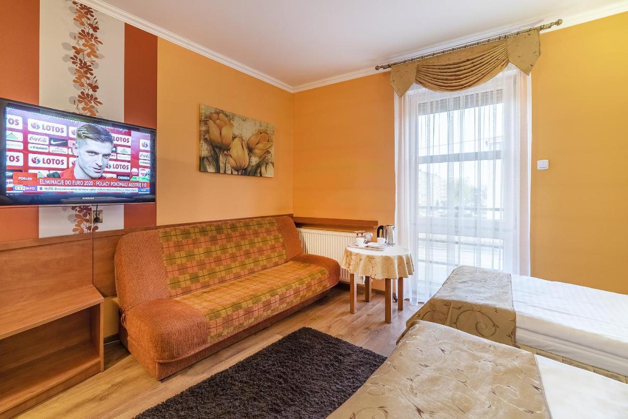 Hotel Doris Oborniki Ngoại thất bức ảnh