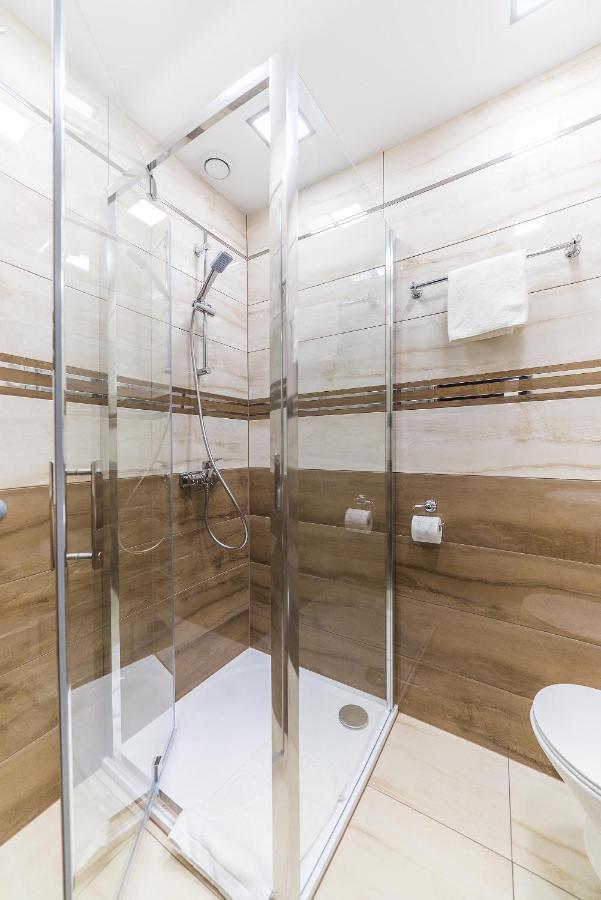 Hotel Doris Oborniki Ngoại thất bức ảnh