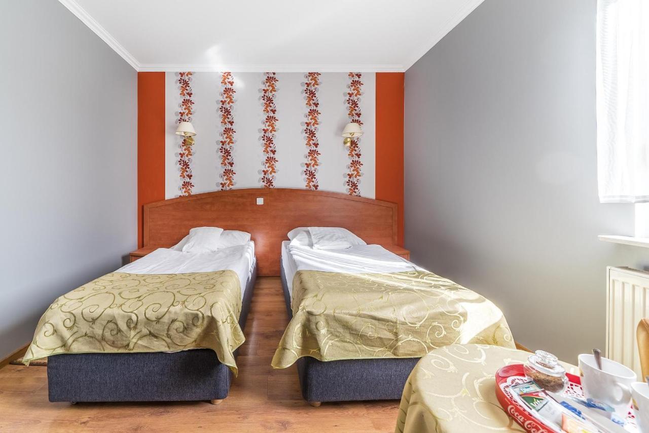 Hotel Doris Oborniki Ngoại thất bức ảnh