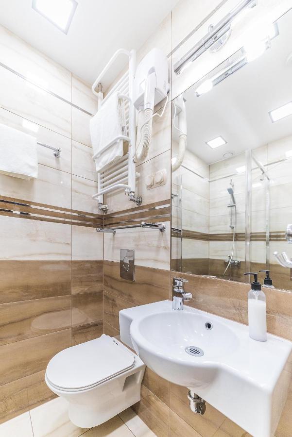 Hotel Doris Oborniki Ngoại thất bức ảnh